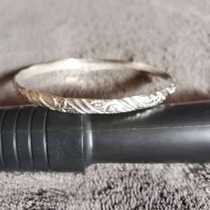 925 Sterling Silver Vintage 1950s Bangle Braclet With Filigree Designs.